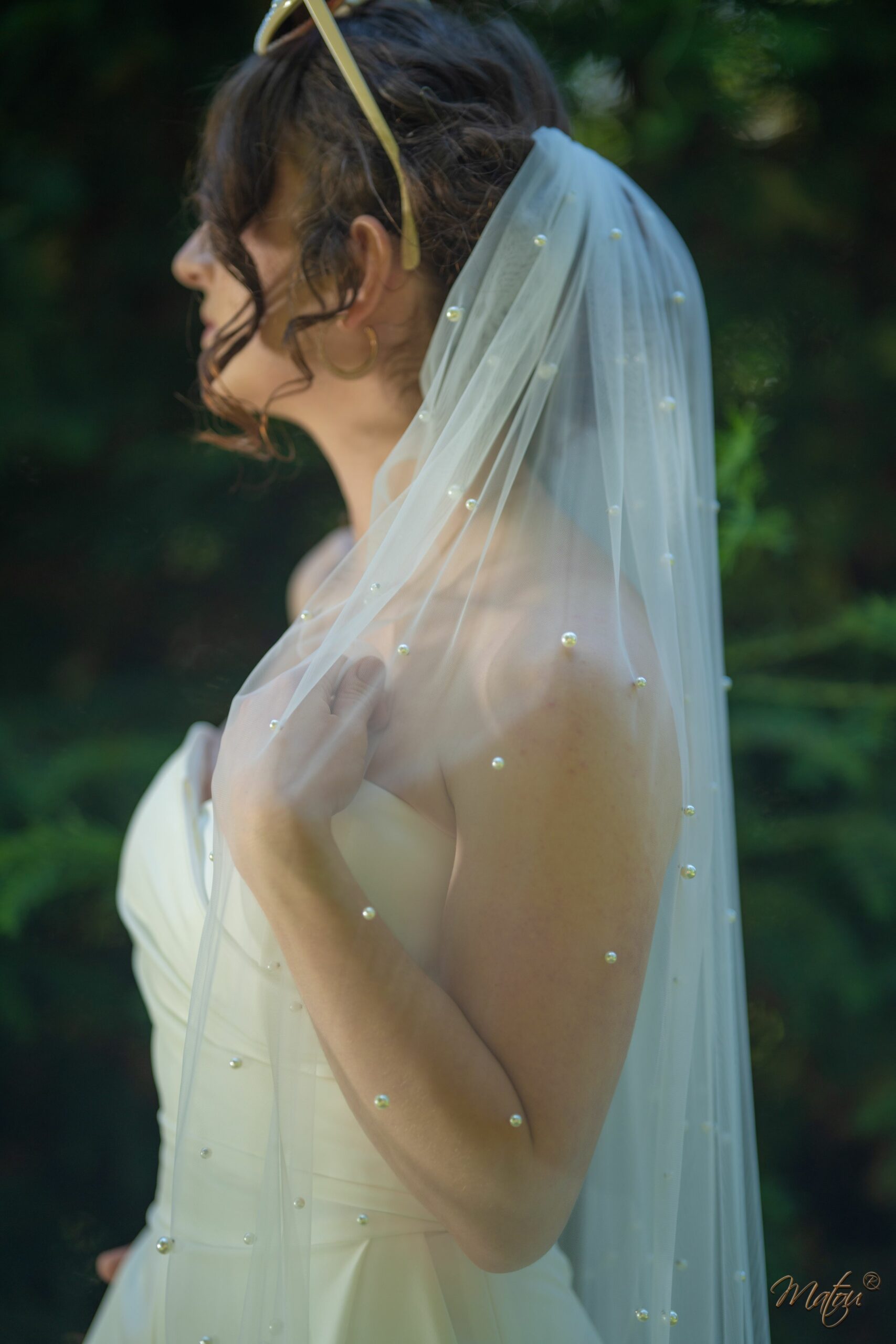 Robe de mariée avec voile transparent